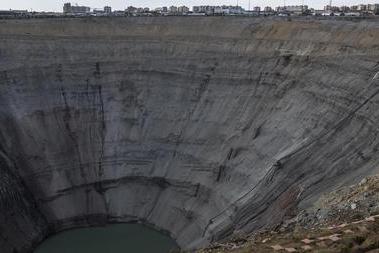 Tragedia in miniera in Siberia, il bilancio sale a 52 vittime