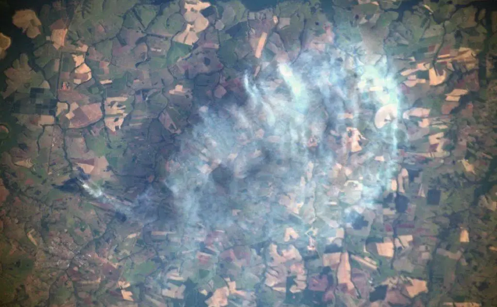 Un'altra incredibile immagine dei roghi che stanno devastando il polmone verde del Pianeta