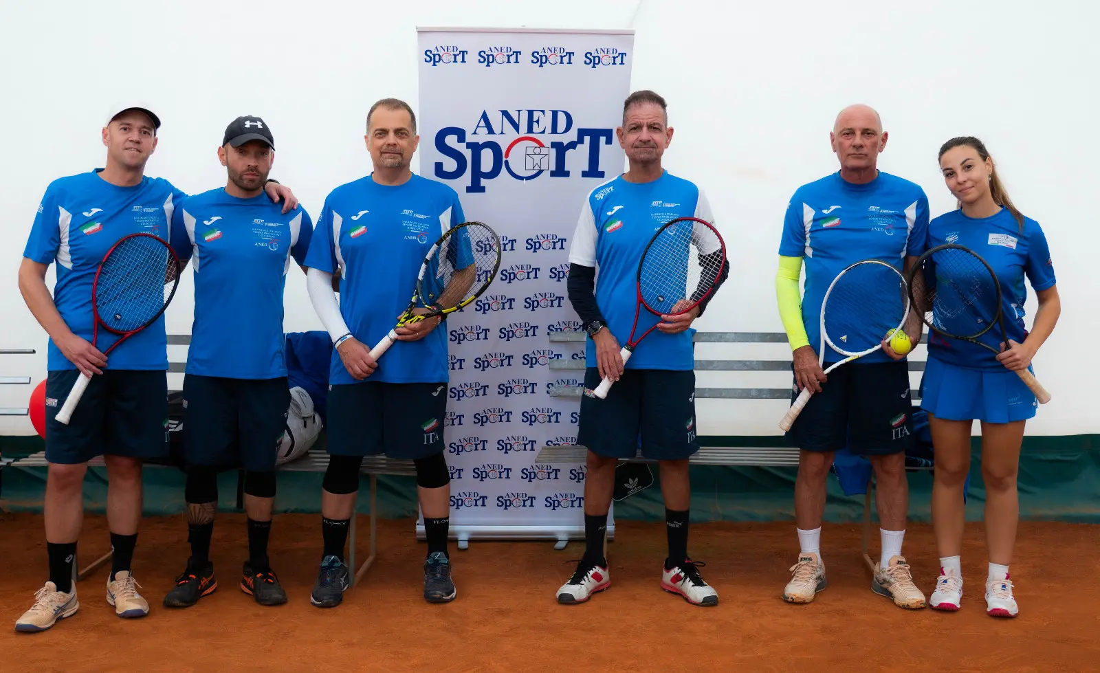 Carlo Cicalò insieme agli altri atleti al memorial Yara Gattavecchi