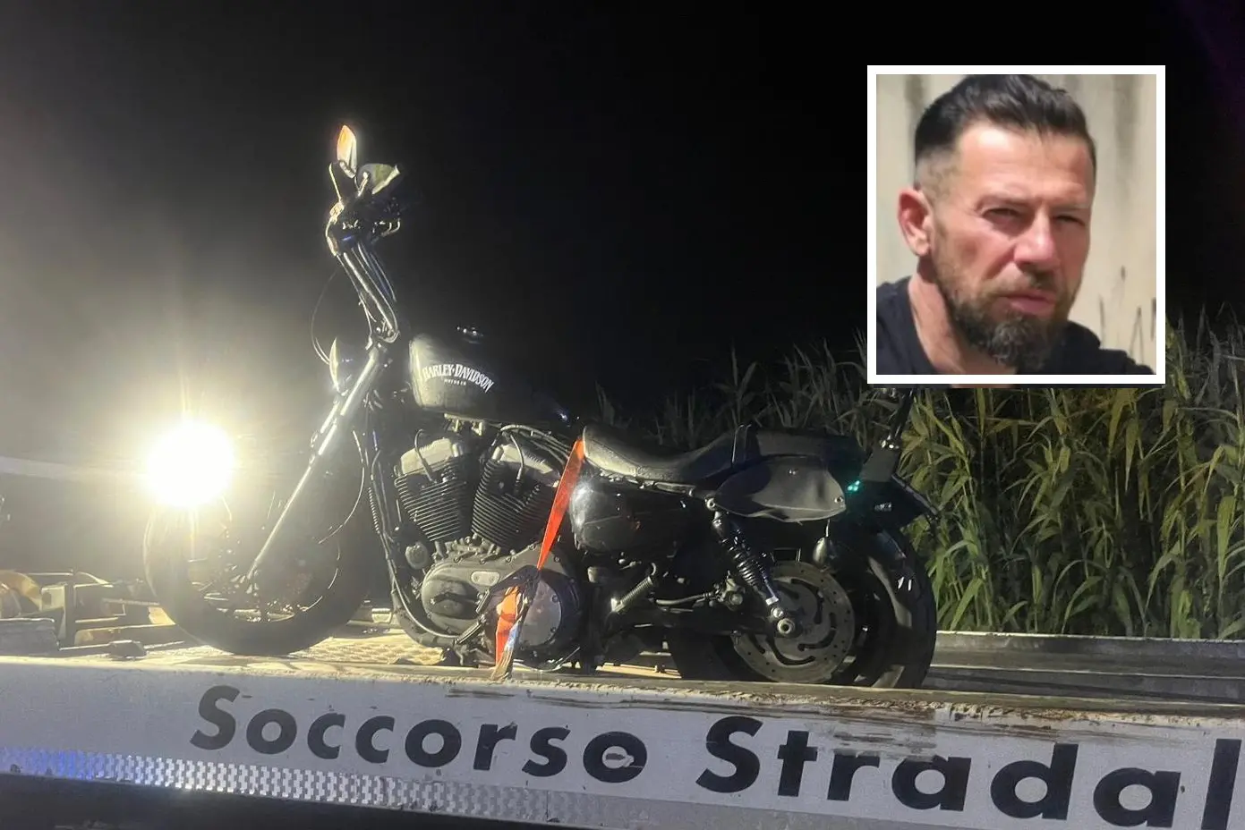 La moto di Piero Ghiaccio (nel riquadro)