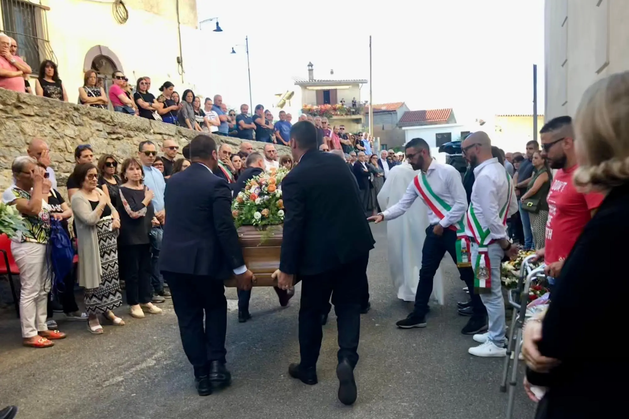 Il funerale del sindaco, Davide Muledda, a Oniferi (foto Pittalis)