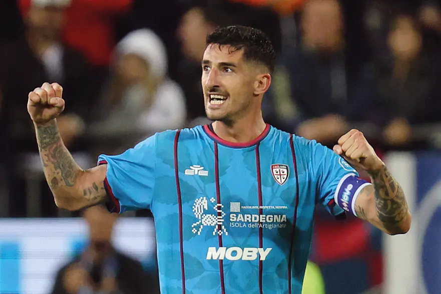 Alessandro Deiola esulta dopo Cagliari- Venezia