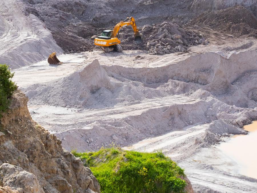 Due mozioni contro la discarica di Is Urigus