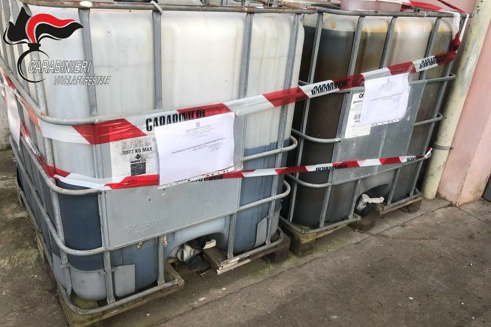 I contenitori sequestrati a Caprera