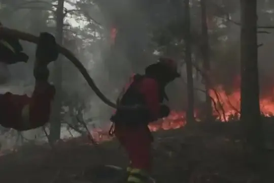 Spagna, gigantesco incendio 100 km a nord di Madrid, 1200 evacuati