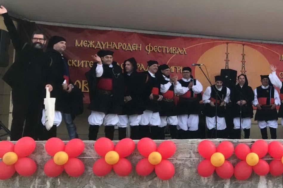 Il coro di Siniscola in Bulgaria (foto circolo Sardica)