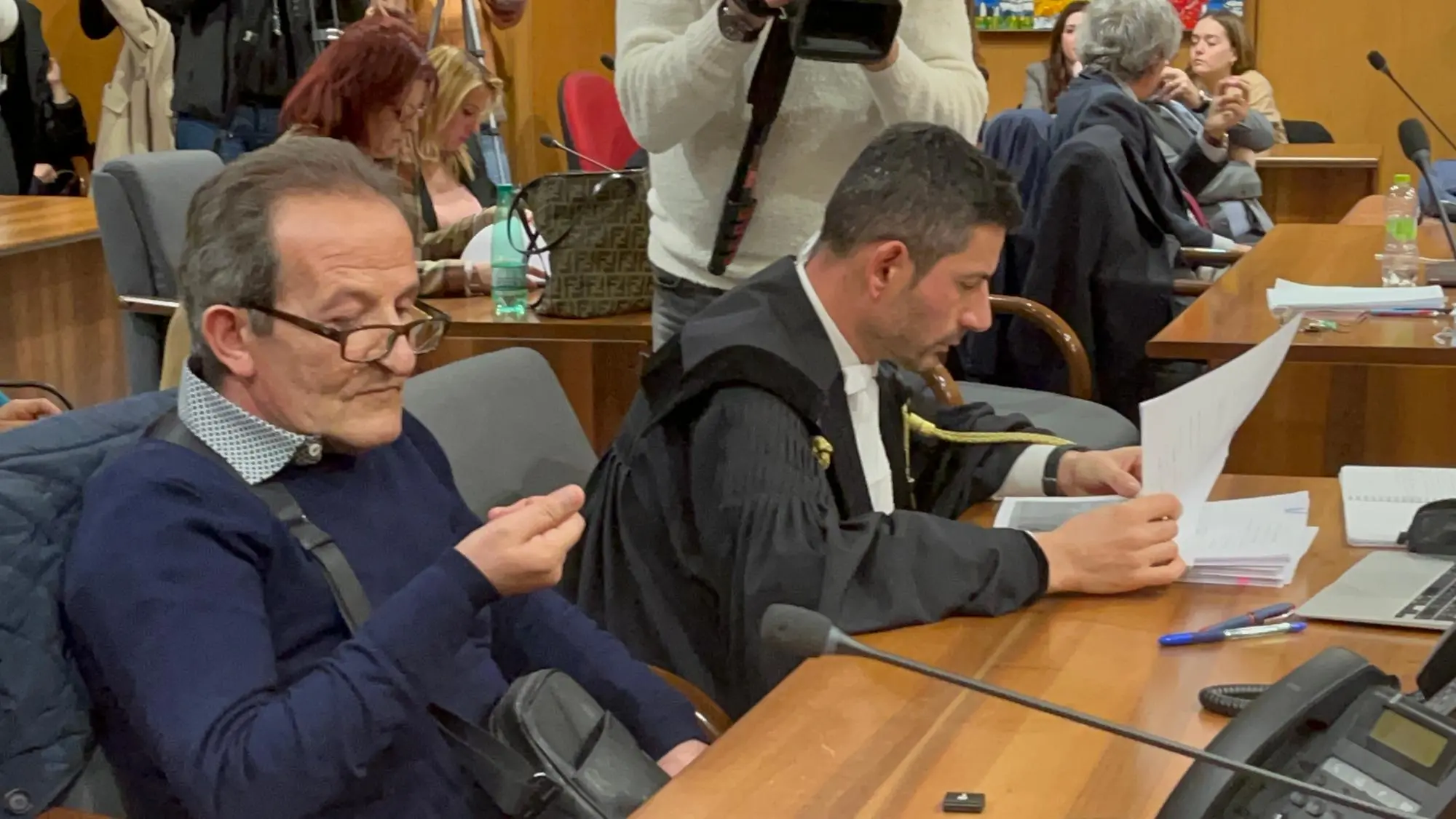 Beniamino Zuncheddu e il suo avvocato Mauro Trogu in aula a Roma