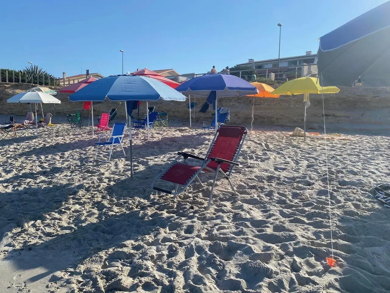 Ombrelloni segnaposto in spiaggia