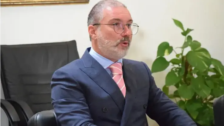 https://immagini.unionesarda.it/version/c:YjVlYjBmMDktMmZmMC00:ZWY5YzVlZDUtYzcyZi00/image.webp?f=16:9