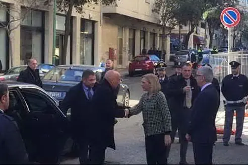 L'arrivo del ministro Minniti