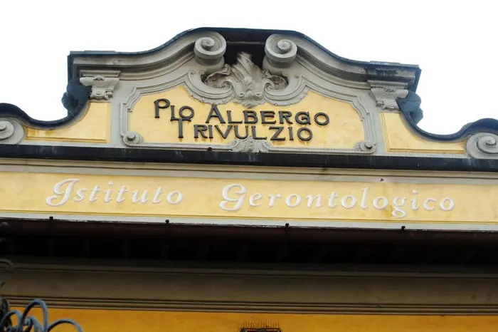 La facciata del Pio Albergo Trivulzio  a Milano