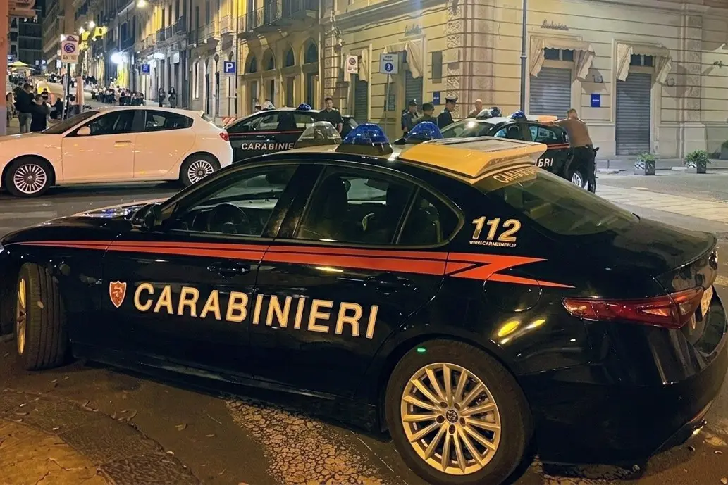 Intervento dei carabinieri in piazza del Carmine