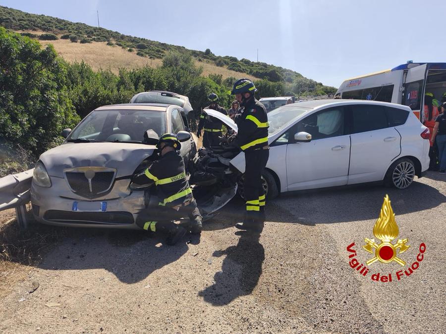 Castelsardo, incidente tra quattro auto: coinvolta anche una