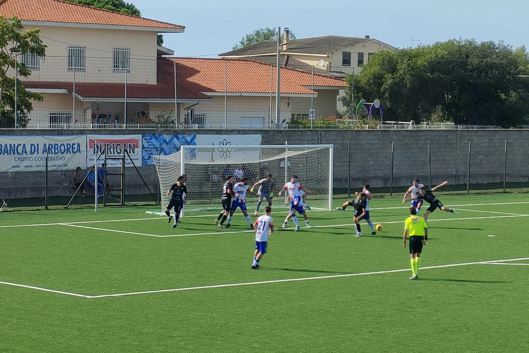 Un'immagine della sfida di sette giorni fa tra Arborea e Castiadas (foto di Giacomo Pala)