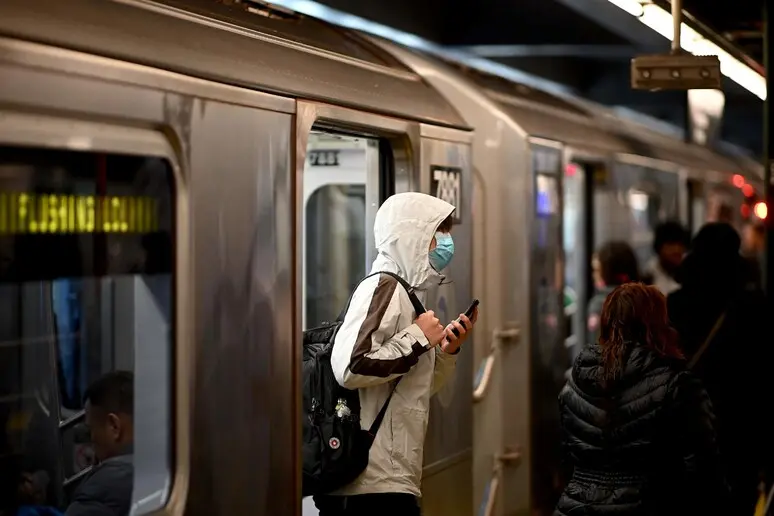 La metropolitana di New York, immagine simbolo (Ansa)