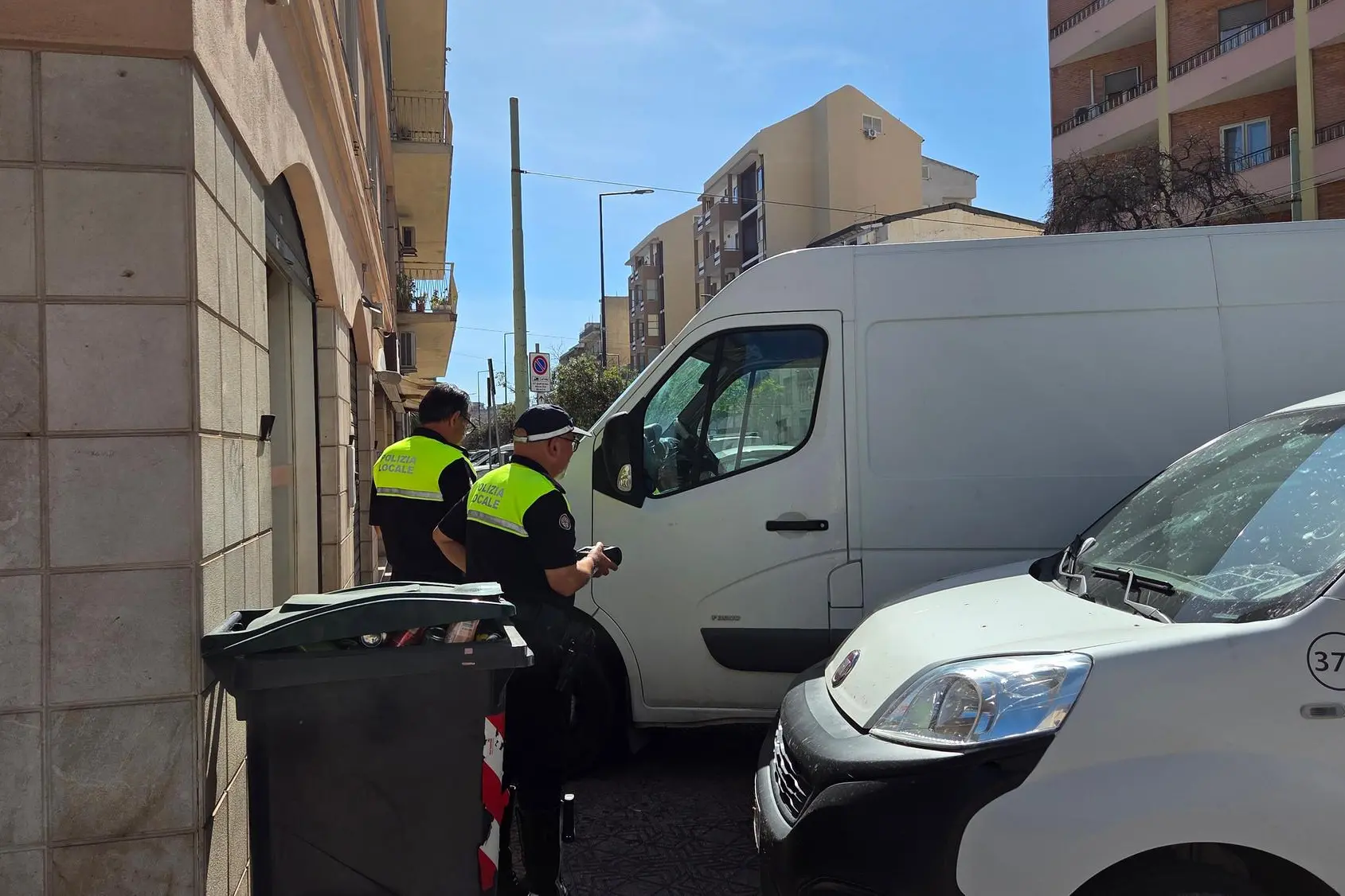 Vigili in via Marconi