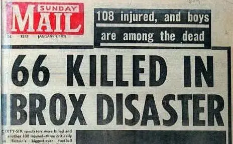 Il titolo sul Sunday Mail (foto Wikipedia)