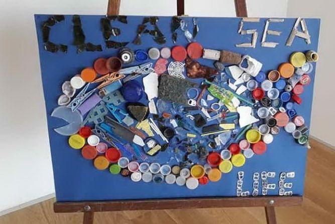 Volontari salvano il mare dell'Asinara dalla plastica