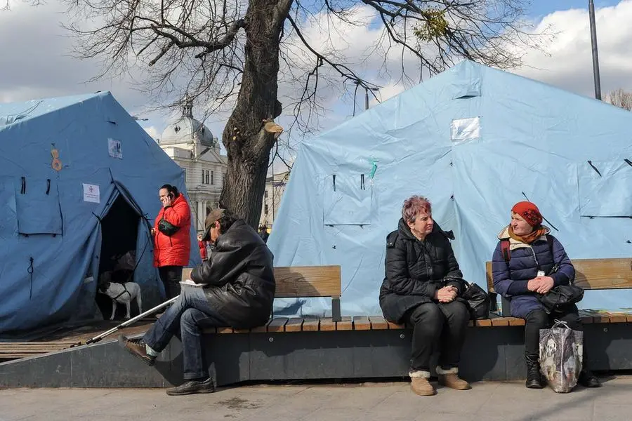 Leopoli, i profughi attendono di partire (L'Unione Sarda - Cucca)