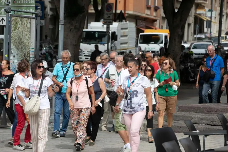 Turisti a Cagliari (L'Unione Sarda - Solinas)