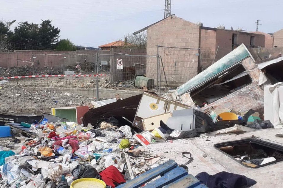 Sassari: 70 persone al campo rom, tra degrado e immondizia
