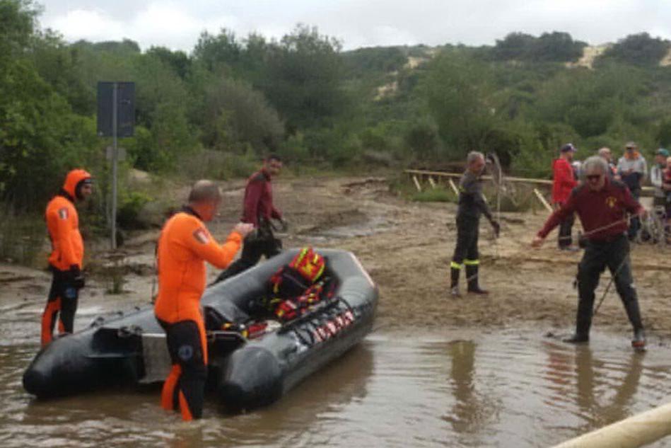 Piscinas, il fiume s'ingrossa: sei camperisti salvati dai vigili del fuoco