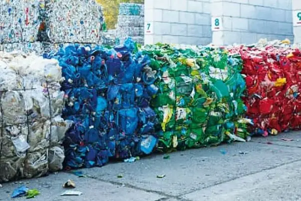 Plastica raccolta negli impianti di riciclo (foto concessa)