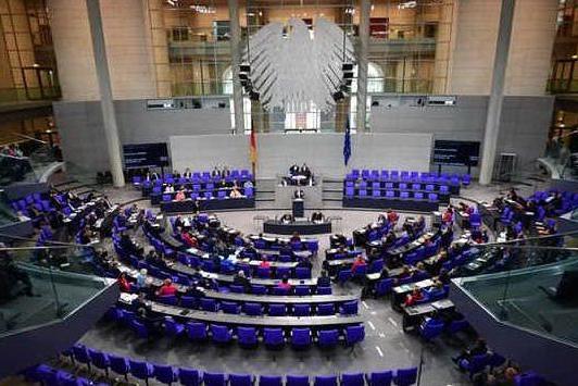 Crisi da Covid, e Berlino riduce lo stipendio dei parlamentari