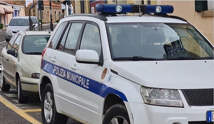 Palau, vietato stendere il bucato sui balconi e girare a torso nudo