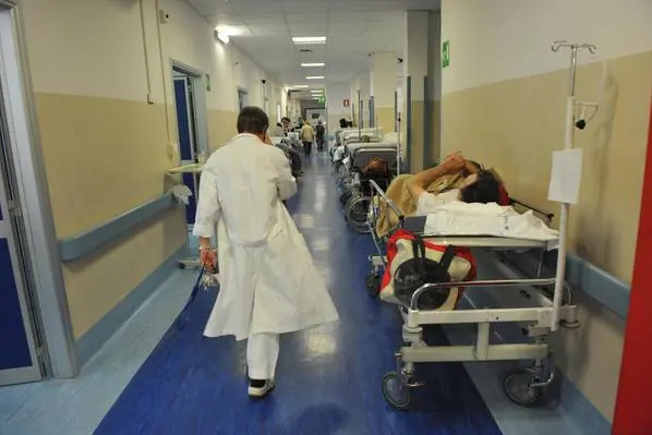 Il pronto soccorso di un ospedale a Genova, in una foto di archivio. ANSA/LUCA ZENNARO