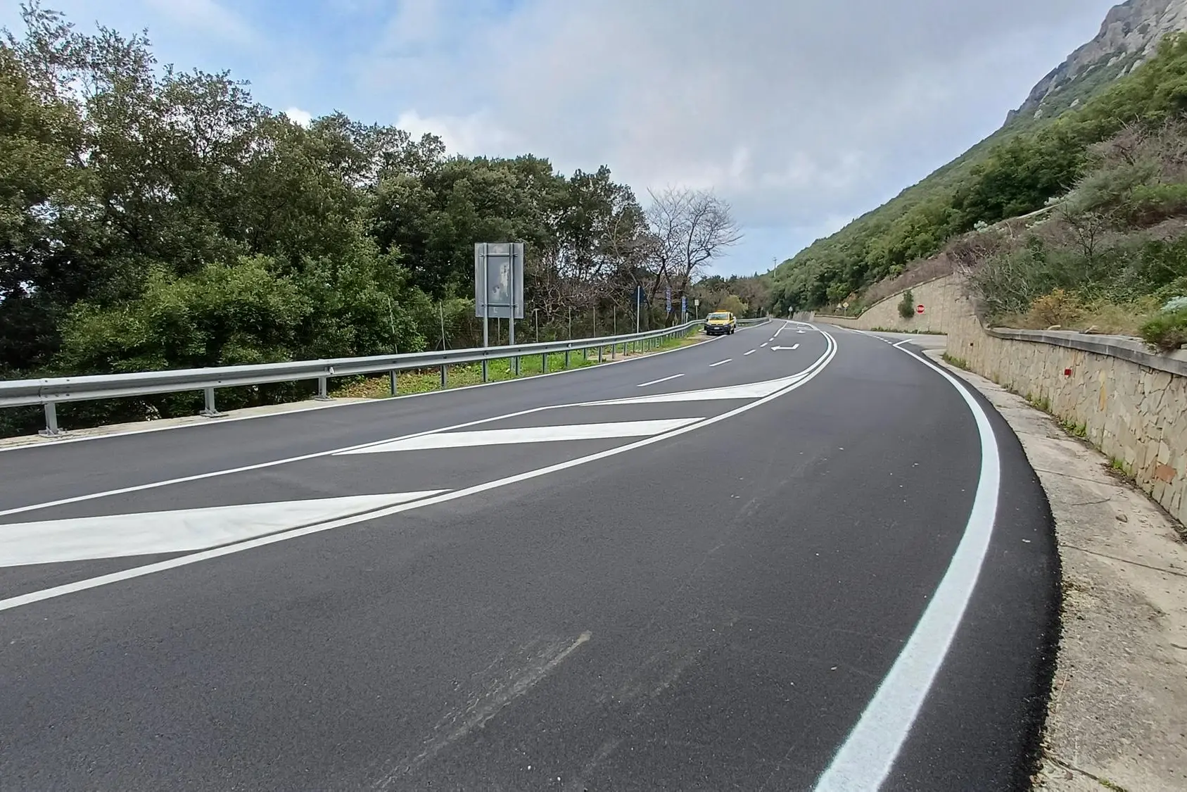 Un tratto rifatto dell'Orientale tra Baunei e Dorgali (Foto: Anas)
