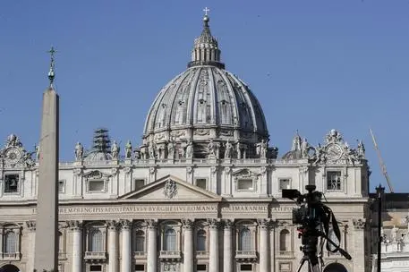 Veduta della Basilica di San Pietro durante i lavori dell'incontro sulla protezione dei minori della Chiesa voluto da Papa Francesco con tutti i presidenti delle Conferenze episcopali, Città del Vaticano, 21 febbraio 2019. ANSA/GIUSEPPE LAMI