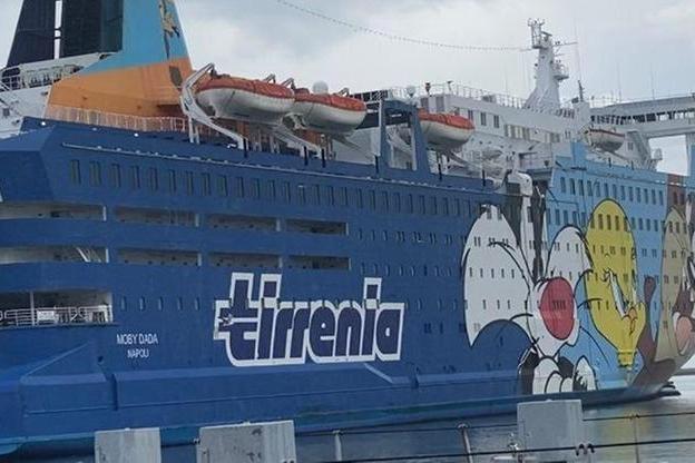 Una nave Tirrenia (archivio L'Unione Sarda)