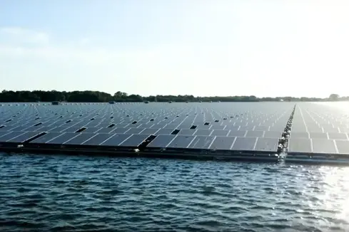 Un impianto fotovoltaico galleggiante
