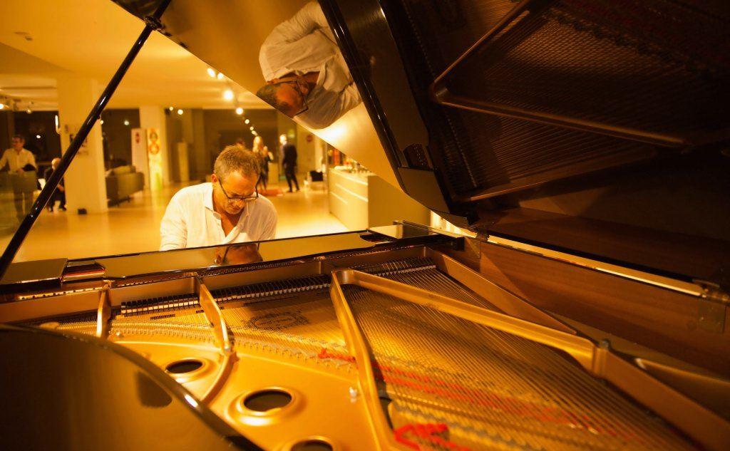 L'esibizione al pianoforte (foto Rotary Club)