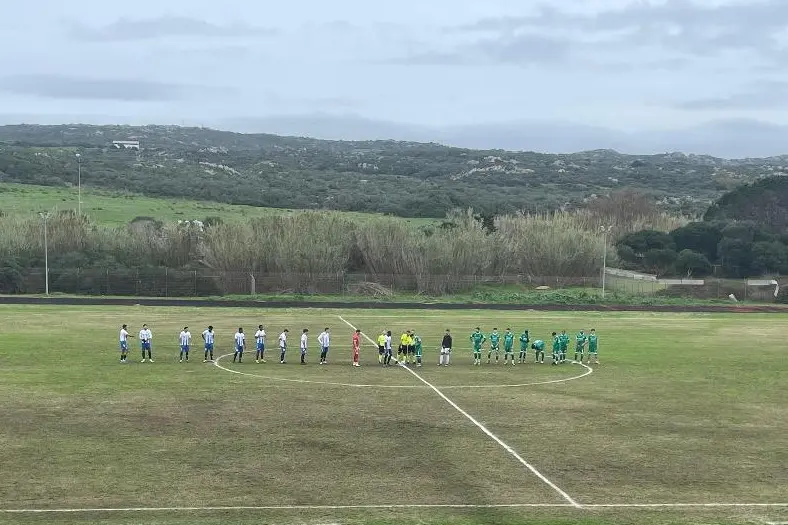 Santa Teresa-Sant’Elena prima del fischio d’inizio (foto Ilenia Giagnoni)