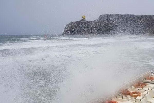 Venti di burrasca e mareggiate: allerta meteo sulla Sardegna