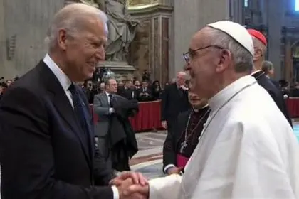 Un incontro fra Papa Francesco e Joe Biden (Ansa - Telepace)