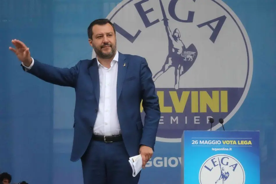Salvini sul palco (Ansa)