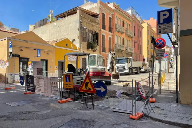 Il cantiere in via Oristano a Cagliari (foto Spignesi)