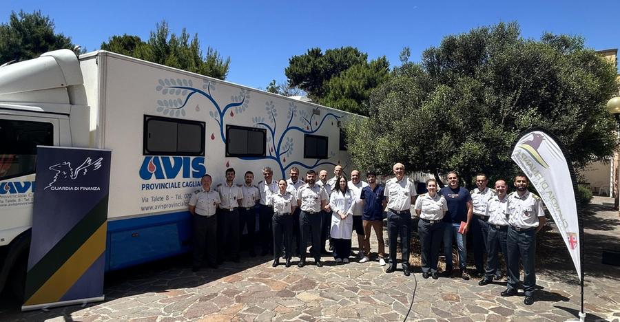 Cagliari, i finanzieri donano il sangue: «Solidari