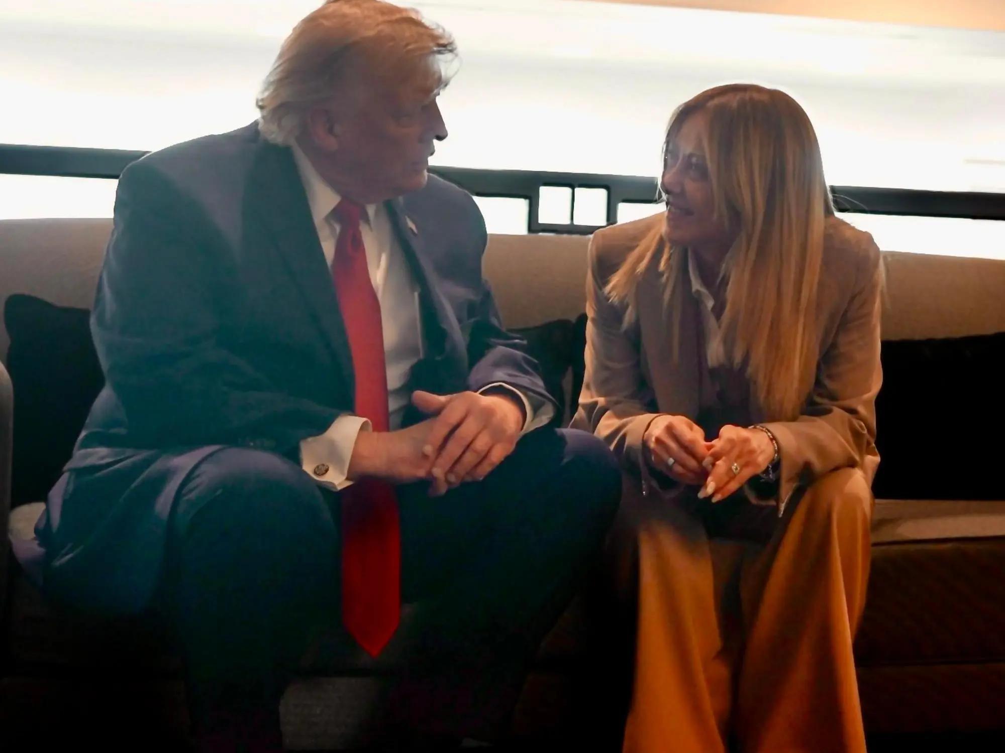 La presidente del Consiglio Giorgia Meloni e il presidente degli Stati Uniti Donald Trump al G7 di Evian (Palazzo Chigi)