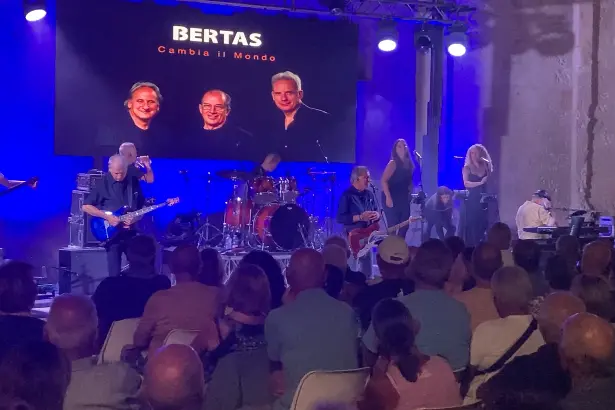 Il gruppo dei Bertas a Porto Torres (foto Pala)