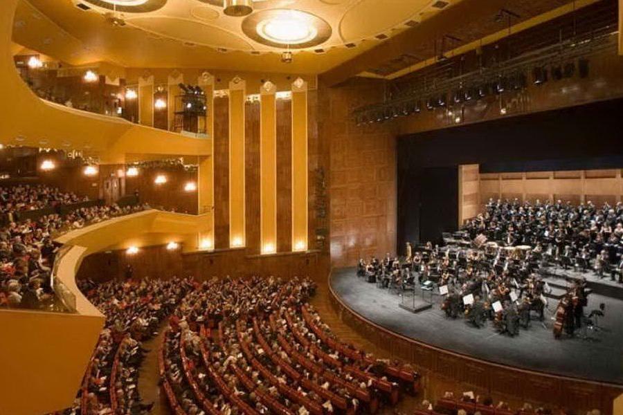Teatro Lirico, Donato Sivo riapre la stagione