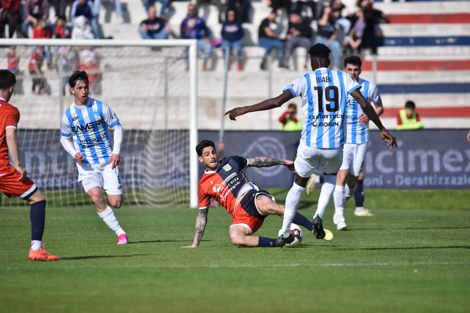 Mastinu in azione contro il Legnago Salus (foto Torres-A. Sanna)