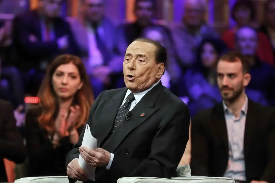 Berlusconi a su Rete 4 (Ansa)