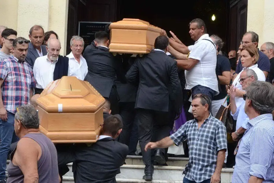 I funerali delle due vittime (foto Gloria Calvi)