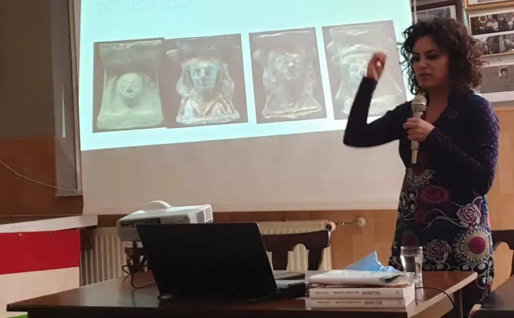 L'archeologa Elisa Pompianu (foto circolo &quot;Sardegna&quot; di Maastricht)