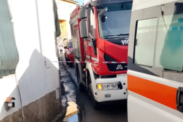 Vigili del fuoco a Escolca (foto Sonia Gioia)