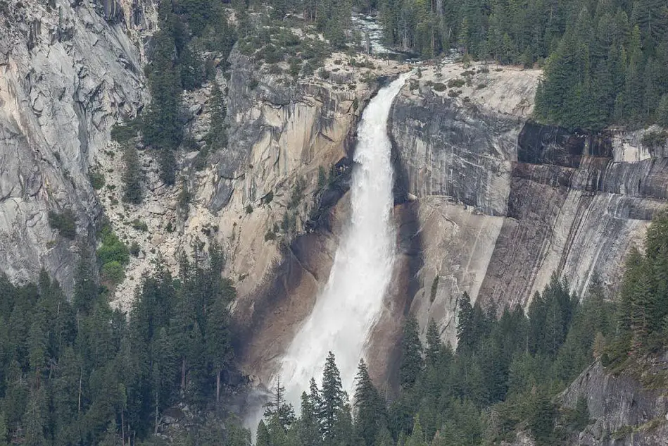 La cascata nello Yosemite National Park, in California